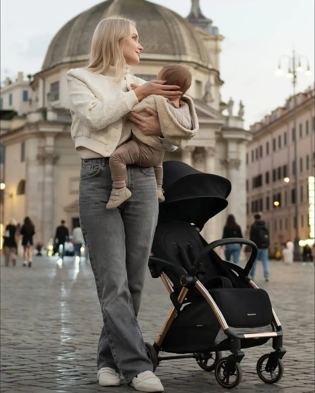 Poussette fermeture automatique Eden Black kikkaboo